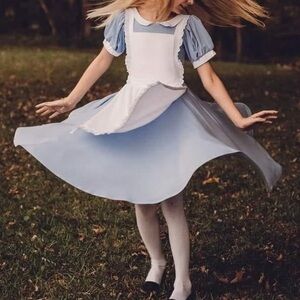 Placard Original Disney Cosplay Alice in Wonderland size 8 NIB